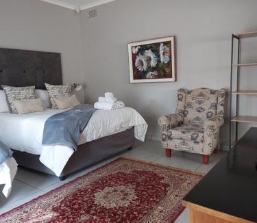Brits House | Big Tree Guesthouse Brits