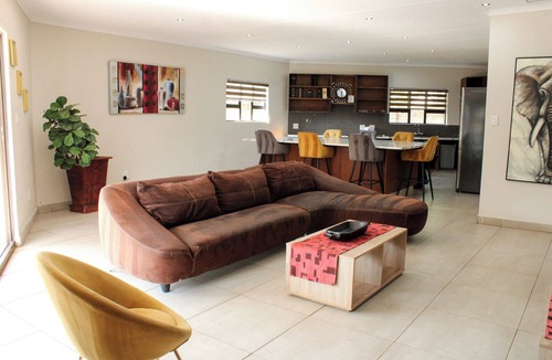 Hekpoort Villa | Biko's Villa