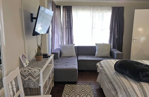 Hatfield Hostel | Birchway's Backpackers