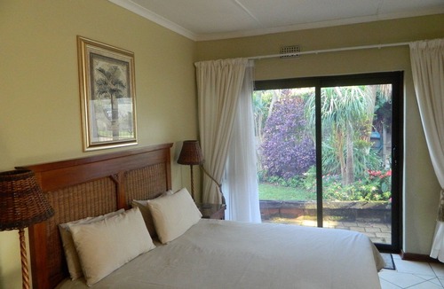 Illovo Beach Bed & Breakfast | Birdcage B and B