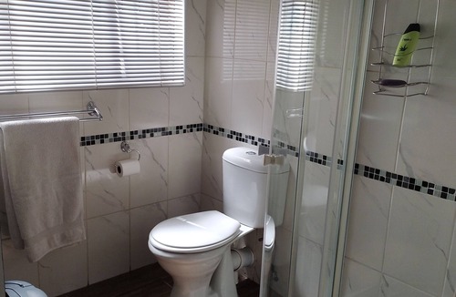 Vanderbijlpark Apartment | BLESSING furnished apartment, fully equipped kitchen, bathroom, lounge, bedroom.