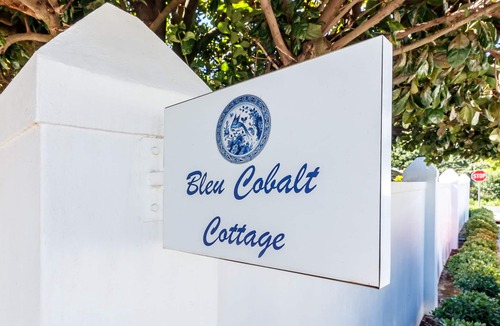 Franschhoek Cottage | Bleu Cobalt Cottage is a lovely and private self-catering cottage.
