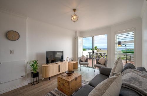 Bloubergstrand Apartment | Blouberg Beachfront Apartment - Loadshedding free