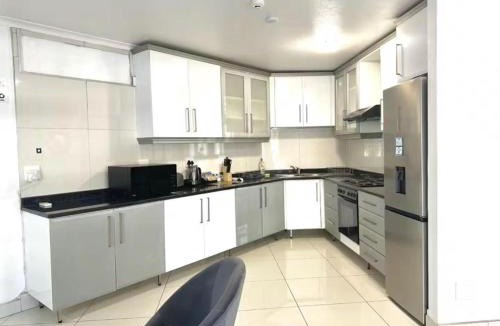 Umhlanga Ridge House | Blue Escape 2 Bed Apartment in Umhlanga with Complex Rooftop Braai & Pool