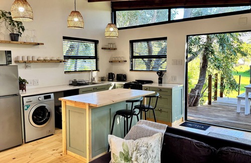 Flora Park Cottage | Blue Gum Tree Cottage
