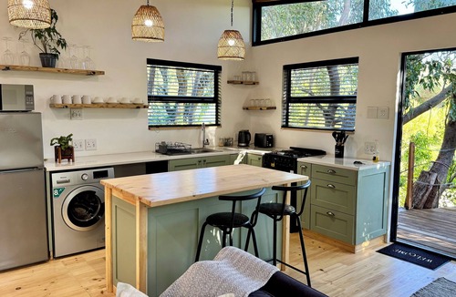 Flora Park Cottage | Blue Gum Tree Cottage