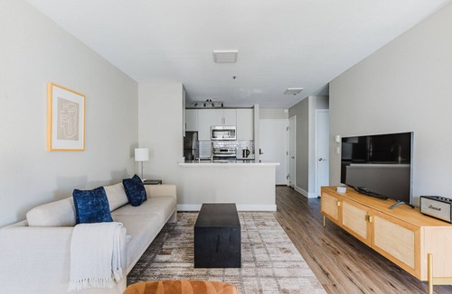 South Beach Apartment | Blueground | South Beach, pool, w/d nr Oracle Park