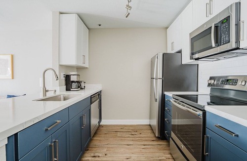 South Beach Apartment | Blueground | South Beach, pool, w/d nr Oracle Park
