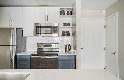South Beach Apartment | Blueground | South Beach, pool, w/d nr Oracle Park