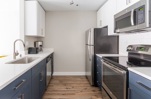 South Beach Apartment | Blueground | South Beach, pool, w/d nr Oracle Park