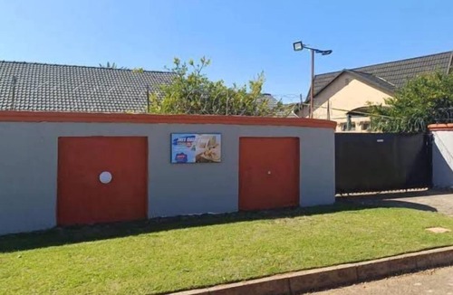 Emalahleni House | Blueville Guest House