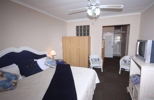 Bluewater Bay House | Bluewater Guesthouse
