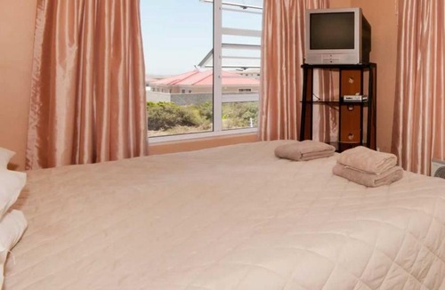 Bluewater Bay Bed & Breakfast | Bluewaters Self-Catering Units