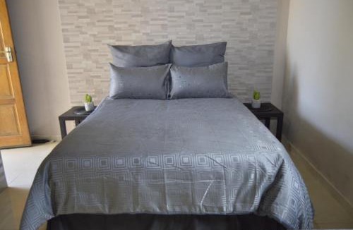 Bluff Apartment | Bluff Marine Drive Self Catering Cottage B