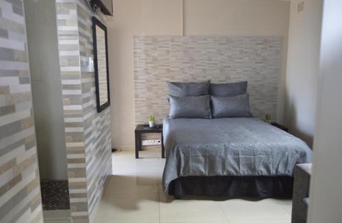 Bluff Apartment | Bluff Marine Drive Self Catering Cottage B