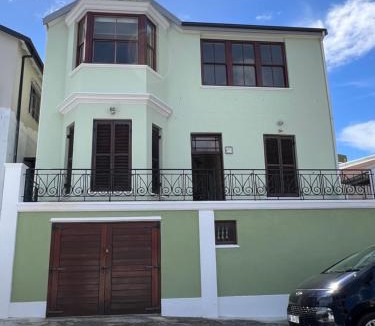 Bo'Kaap House | Bo-Kaap hidden gem with Hot Tub