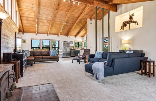 Salmon Creek House | Bodega Bay~ Near Beach~Family-Friendly Game Room The Bodega House!