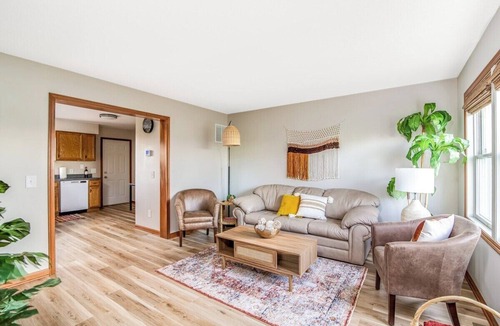 Homerville Apartment | Boho Bungalow | Amish Country + Outdoor Patio