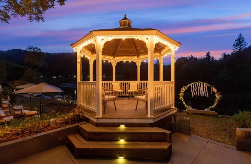 Northwood Hotel | Boho Manor Resort - Studio D