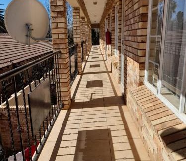 Potchefstroom House | Boiketlong Stay