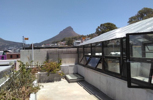 Bo'Kaap Apartment | Bokaap Eco-apartment with views of the Mother City & Table Mountain