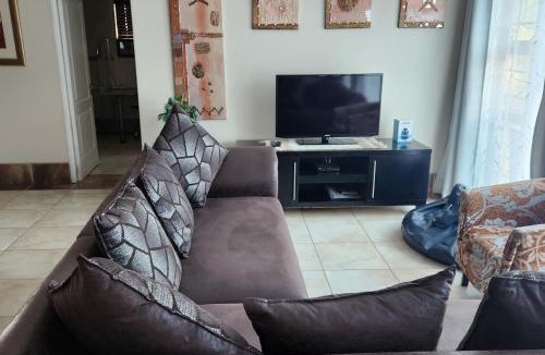 Gonubie House | Bon A Vie Self-catering and b&b Gonubie Full Solar Power, no load shedding!