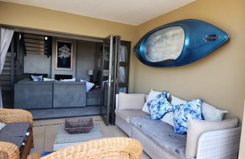 Kosmos Apartment | BondMakers Blue Canoe