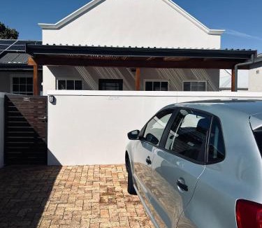 Hermanus City-Centre House | Botany House, in the heart of Hermanus