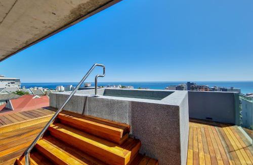 Cape Town City Centre Apartment | Botique Home in Vibrant Sea Point