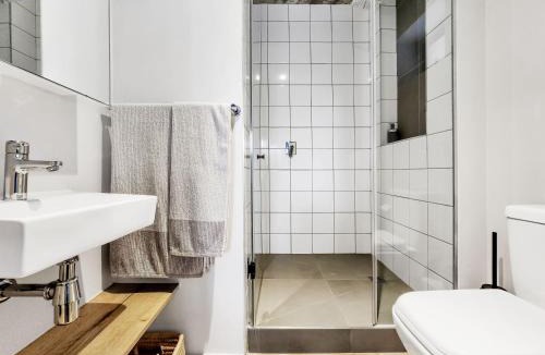 Cape Town City Centre Apartment | Botique Home in Vibrant Sea Point