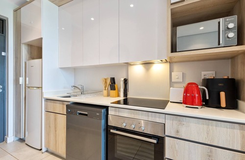 Umhlali Apartment | Boulevard Suites Studio - Rooftop Pool - BBQ