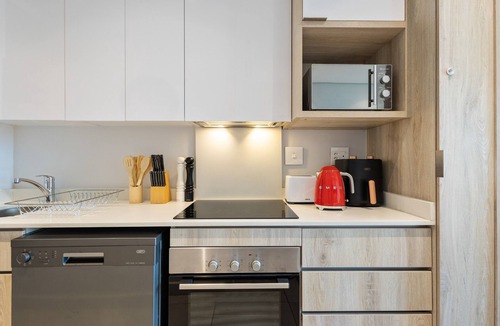 Umhlali Apartment | Boulevard Suites Studio - Rooftop Pool - BBQ