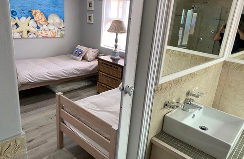 Jeffreys Bay Apartment | Boutique Apartment on Main Beach