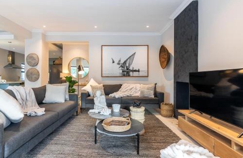 Hout Bay Villa | Boutique Coastal Retreat