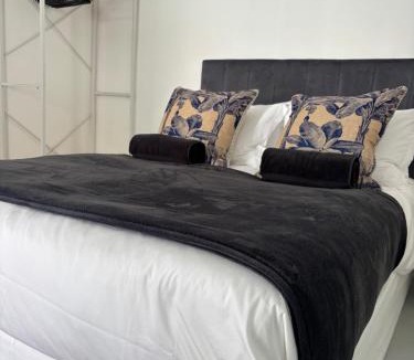 Fresnaye Apartment | Boutique Studio Apartment in Fresnaye