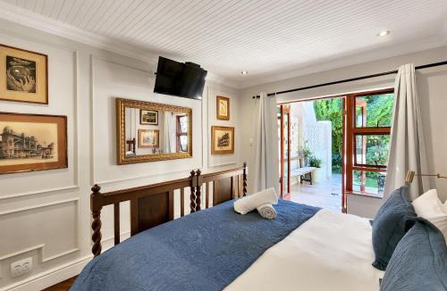 Constantia House | Branch & Vine Cottages - Constantia