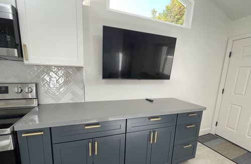 West San Jose Cottage | Brand New 1B1R Guest House in Campbell