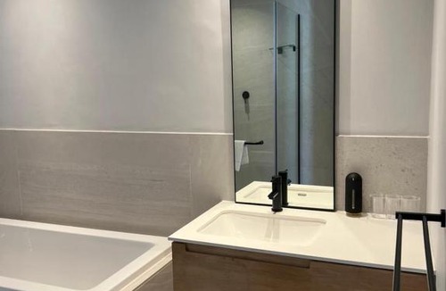 Green Point Apartment | Brand new Apartment close to Stadium and V&A Waterfront