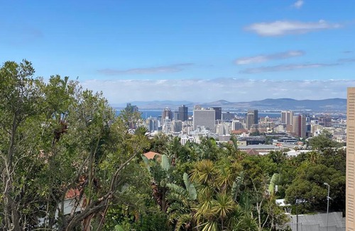 Cape Town City Centre Apartment | Breathtaking Table Mountain 2 Bed Apartment