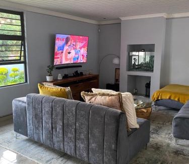 Hartbeespoort Villa | Bridgelamour Guest house1