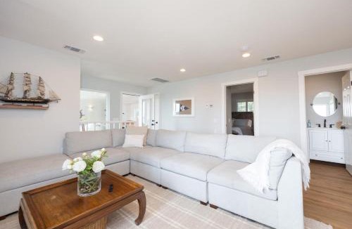 Moss Beach House | Bright and airy beach vacation spot- perfect for families and ocean views