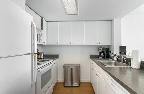 South Beach Apartment | Bright South Beach 1BR w/Sun Deck & Gym, nr Waterfront, by Blueground