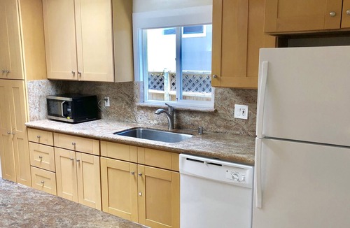 San Bruno House | Bright whole house 6br/2ba Wifi Parking SFO 8 min