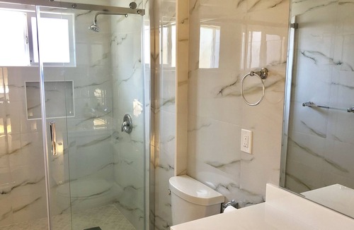 San Bruno House | Bright whole house 6br/2ba Wifi Parking SFO 8 min