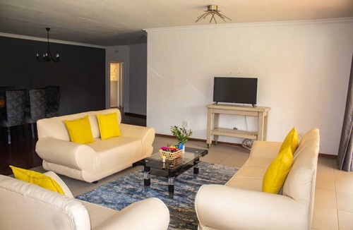Lombardy East House | Bring the whole family to this spacious 4-bedroom house that sleeps 8.