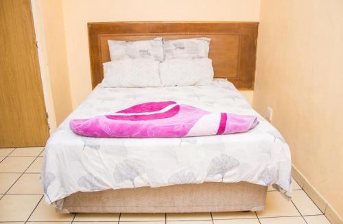 Bezuidenhout Valley House | Broadway Guesthouse &Pub