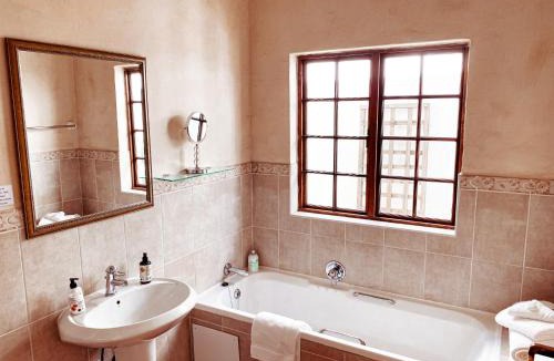 Brooklyn Bed & Breakfast | Brooks Cottage