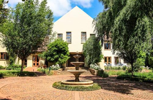 Magaliesberg Hotel | Budmarsh Country Lodge