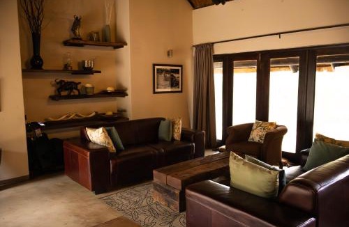 Matlhagame Cabin | Buffalo Thorn Lodge
