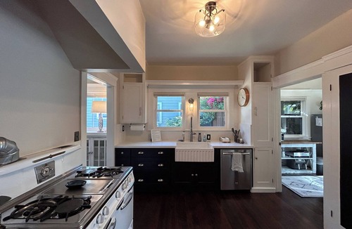 Lodi House | Bungalow 215 - Enchanting Craftsman - 2 B/2 BA - Game Room + Patio